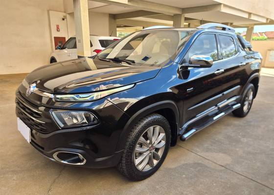 FIAT TORO 2.0 16V TURBO DIESEL RANCH 4WD AT9 FIAT TORO 2.0 16V TURBO DIESEL RANCH 4WD AT9